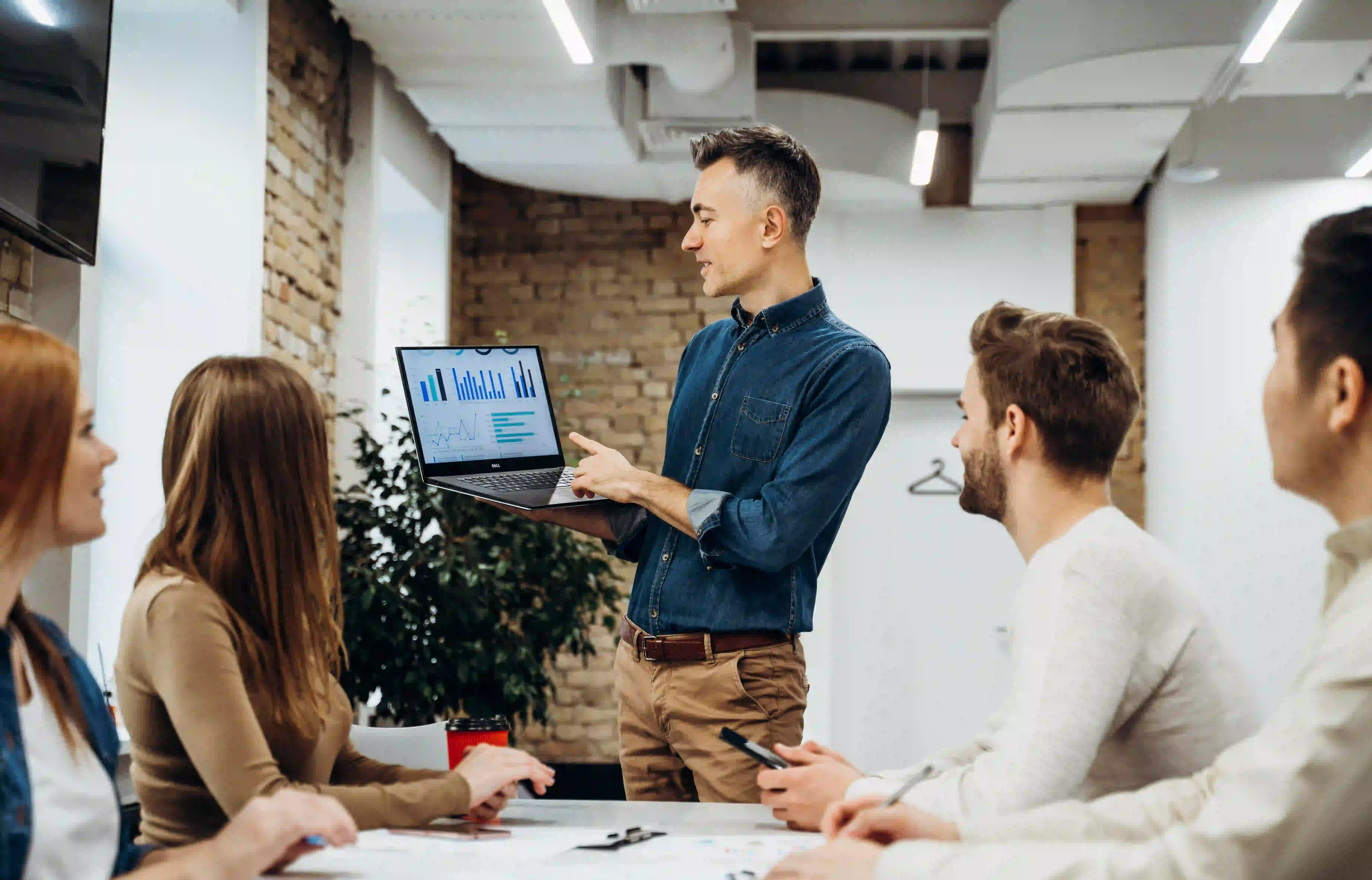 Graphic Design Agency vs. Design Studio: A Corporate Guide to Choosing the Right Partner in India