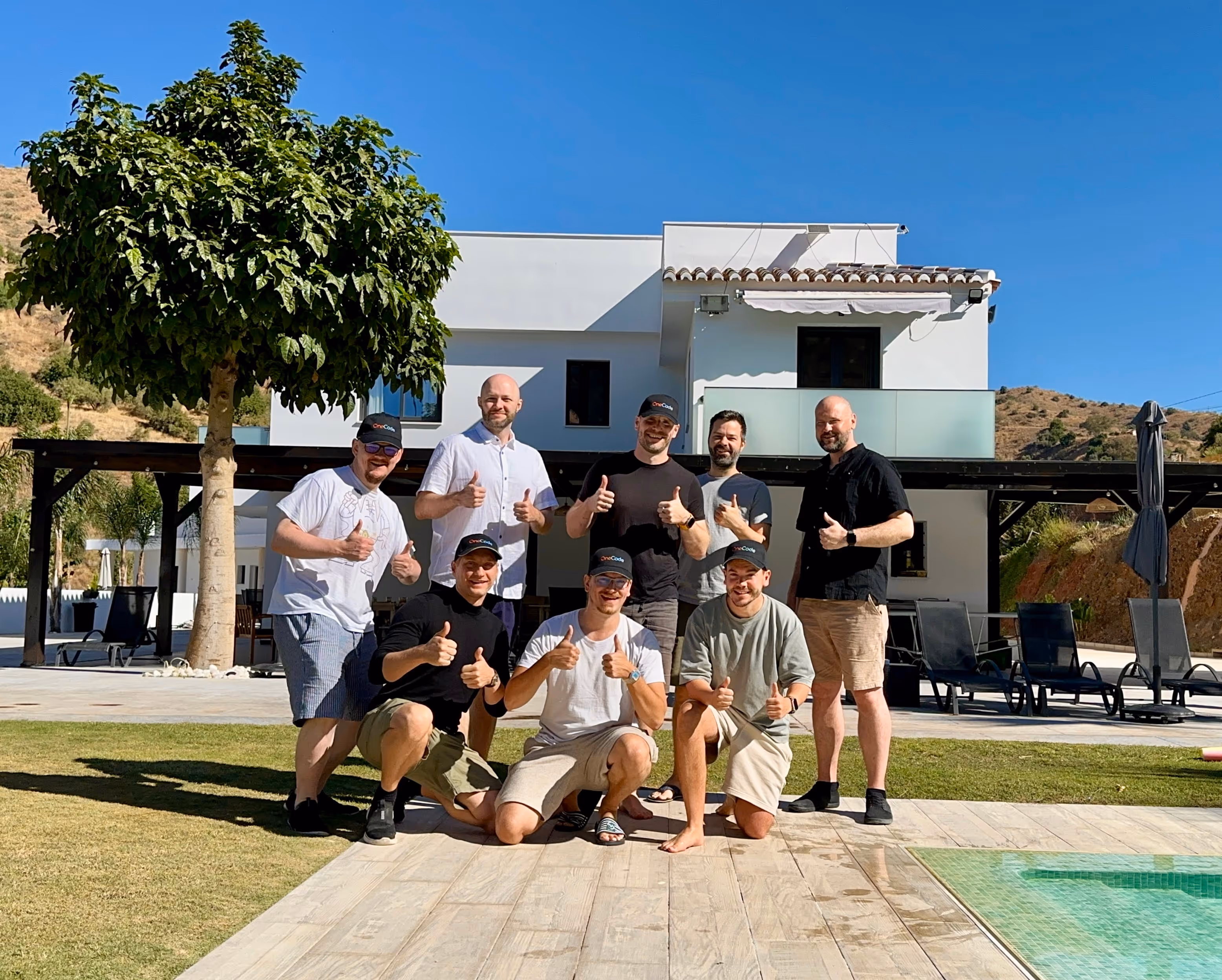 Das OneCode-Team in Spanien – gemeinsam, motiviert und mit Spaß bei der Arbeit.