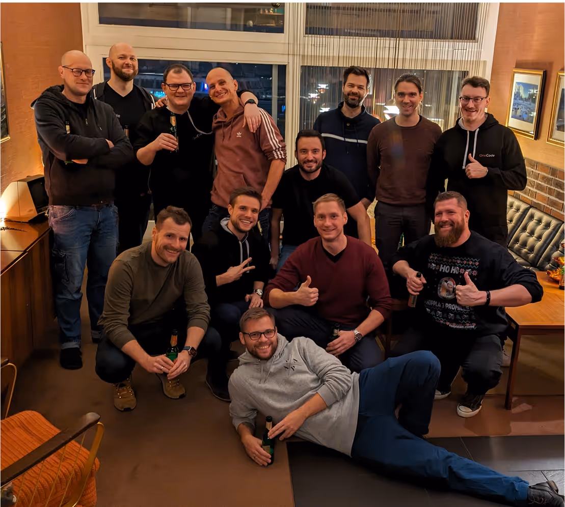 Das OneCode-Team bei der Weihnachtsfeier – gemeinsamer Jahresabschluss mit Spaß, Teamgeist und Zusammenhalt.