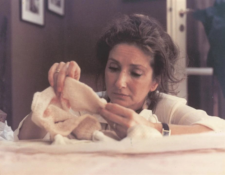 La actriz argentina Norma Aleandro en el set de la película La historia oficial de Luis Puenzo.