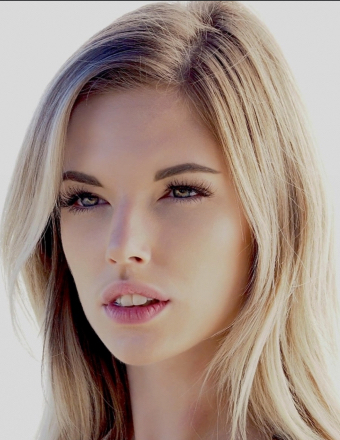 Niomi S