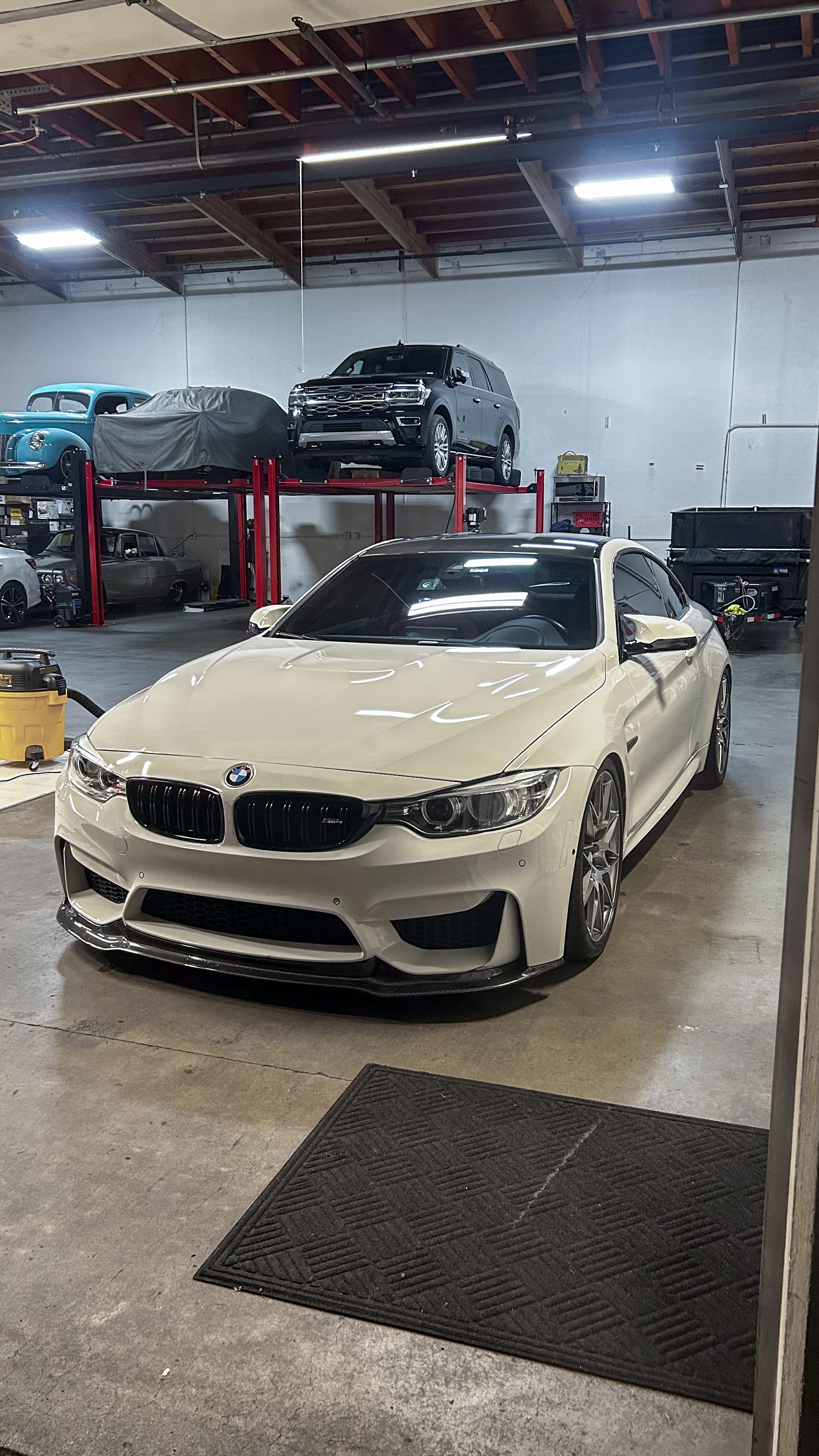 image of a car wash process