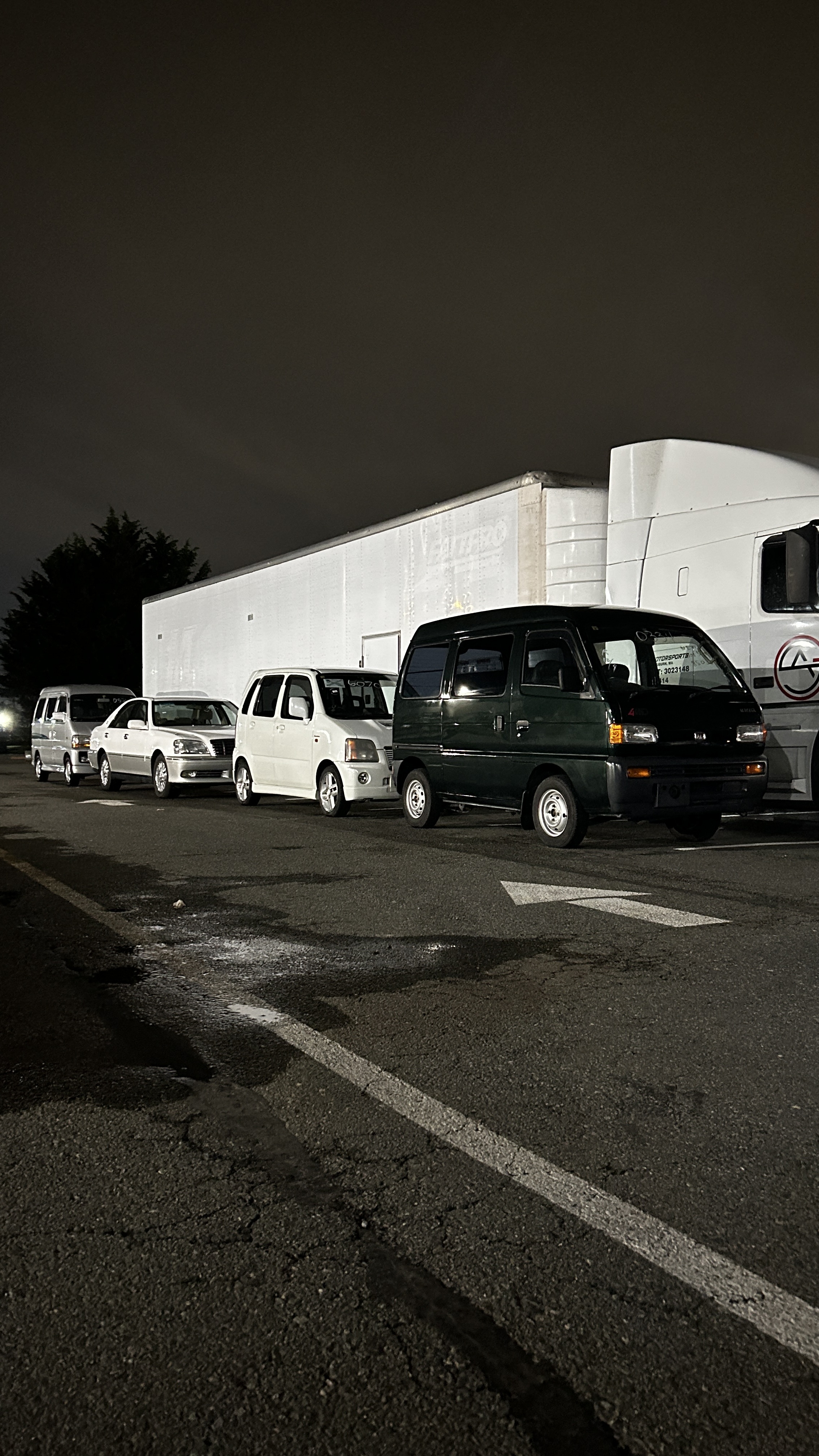 [background image] image of modern auto shop