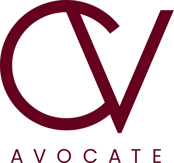 Logo en arrière-plan de la section contentieux administratif devant le tribunal.