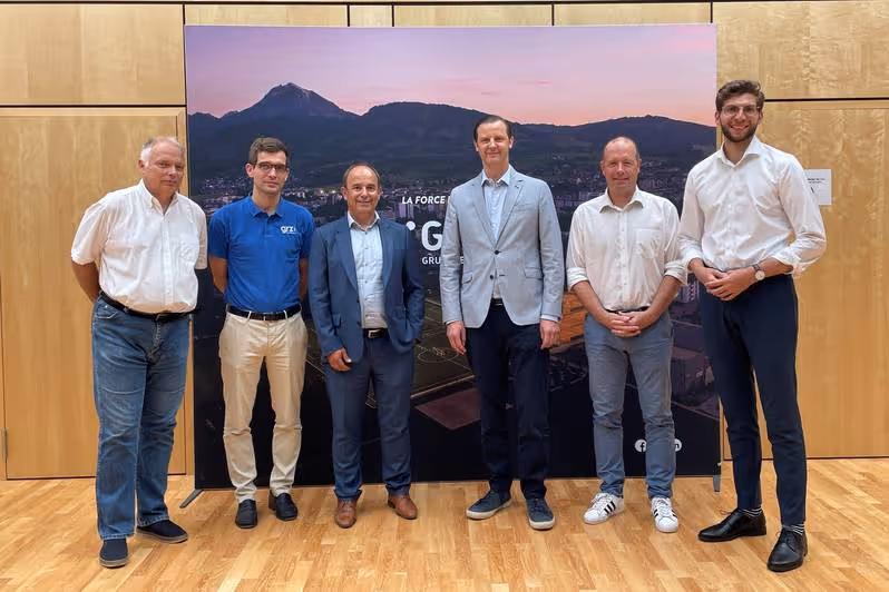 Ernst Adler (COO GRZ Technologies SA), Dr. Noris Gallandat (CEO GRZ Technologies SA), Claude Thürler (CEO Gruyère Energie SA), Robin von Plettenberg (CEO H-TEC SYSTEMS), Dr. Patrick Sudan (Director Gruyère Hydrogen Power SA) and Alexander Detke (Sales Mana
