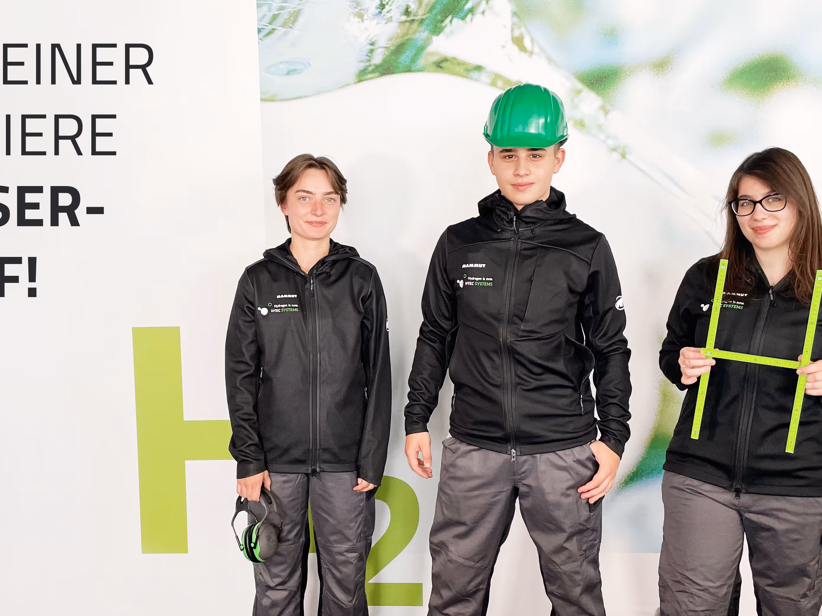 H-TEC SYSTEMS career starters being welcomed on their first day of training. From left to right Josefin Schmid, Luka Kokalovic & Isabel Graf. (©H-TEC SYSTEMS)