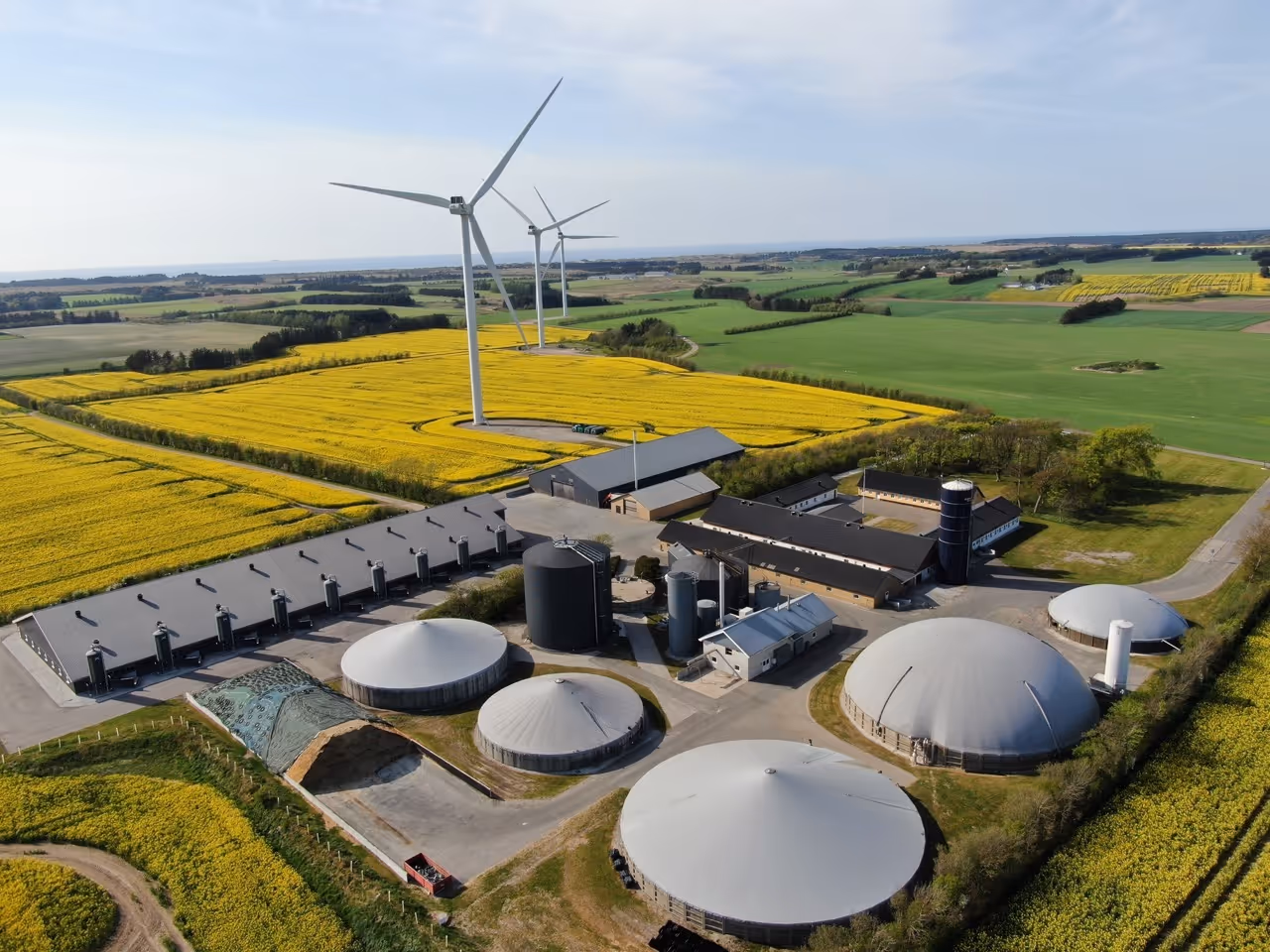 GrønGas Hjørring seen from above with the turbines in the background (©GrønGas)