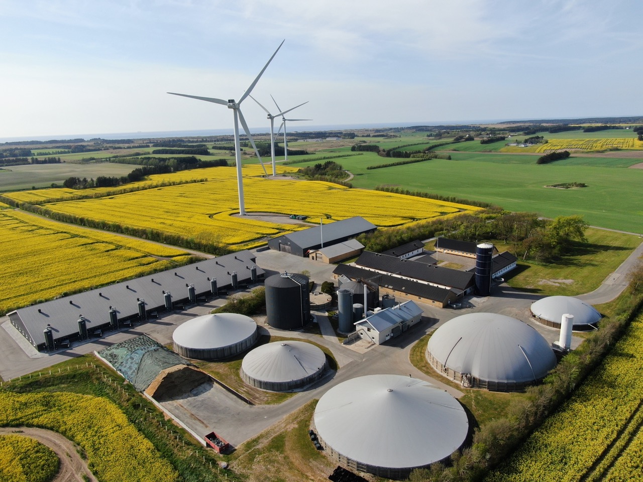 GrønGas Hjørring von oben mit den Turbinen im Hintergrund (©GrønGas)