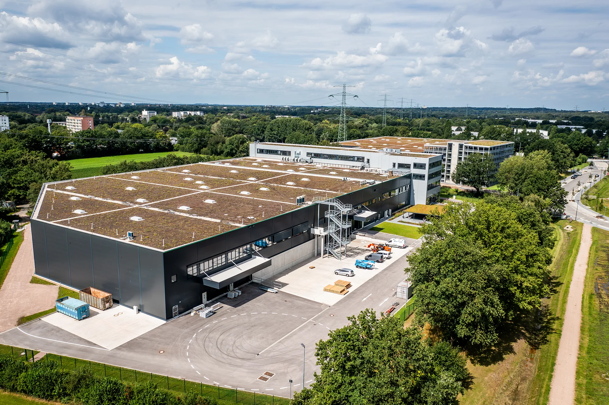Außenansicht des neuen Gigahub in Hamburg, © GARBE Industrial Real Estate GmbH