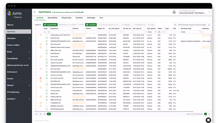 A screen showing the Jumis Finance invoice list and invoice details in table view.
