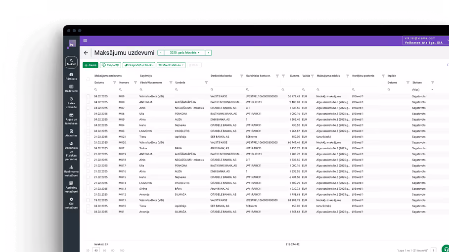 A payment order list in the software, showing dates, names, bank accounts, amounts and statuses.