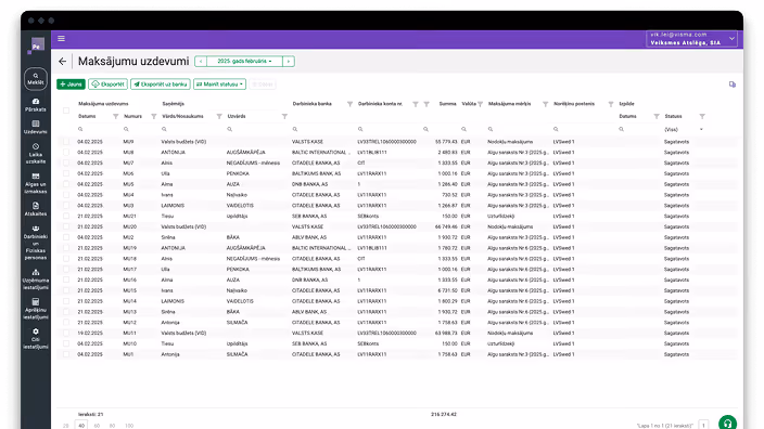 A payment order list in the software, showing dates, names, bank accounts, amounts and statuses.