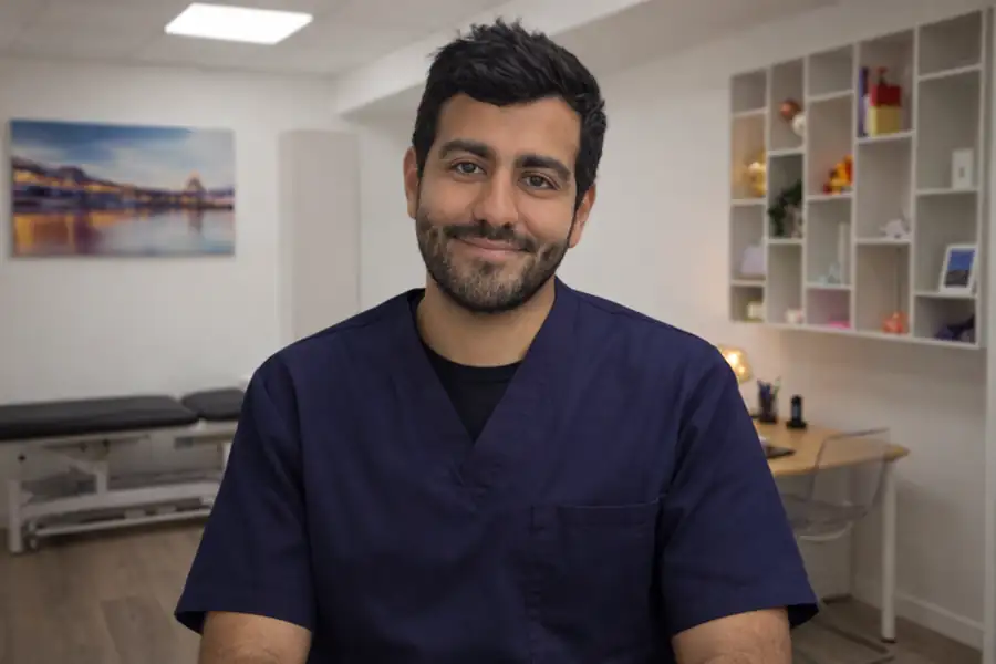 Steven Arango, ostéopathe au cabinet OsteoSAP à Boulogne-Billancourt