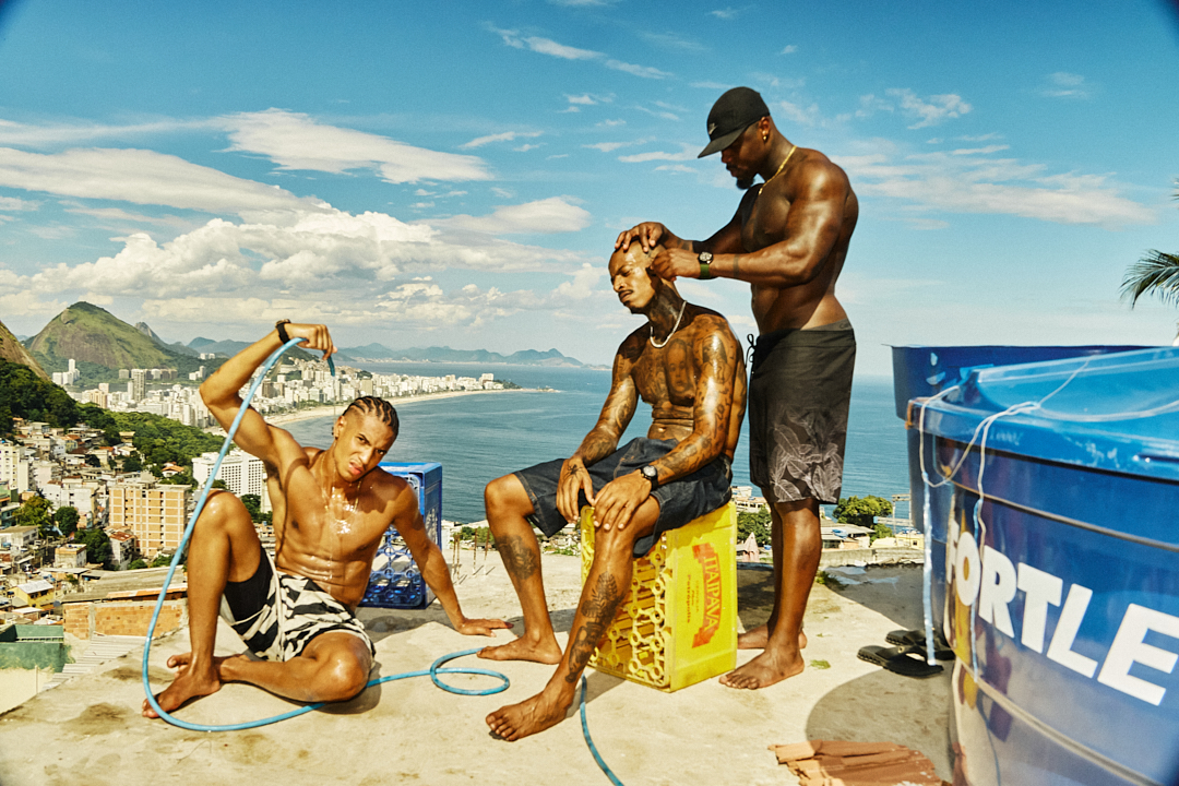 A man wearing snowglass