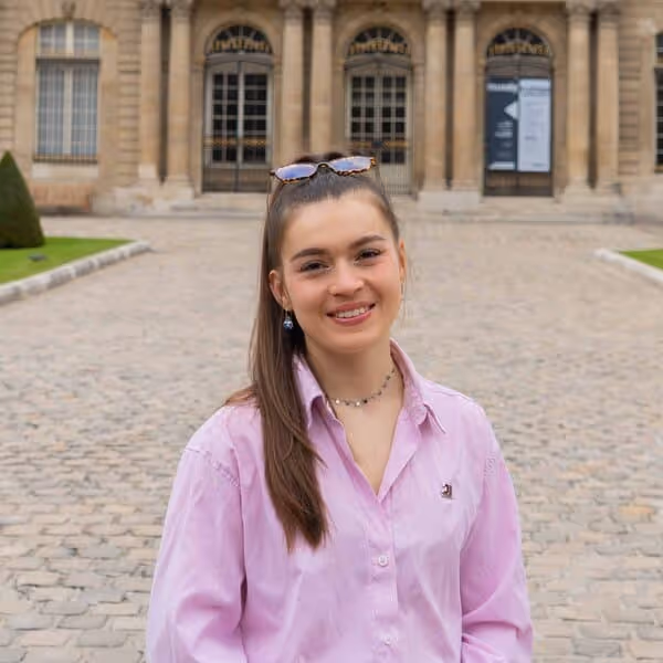 Manon Strasser