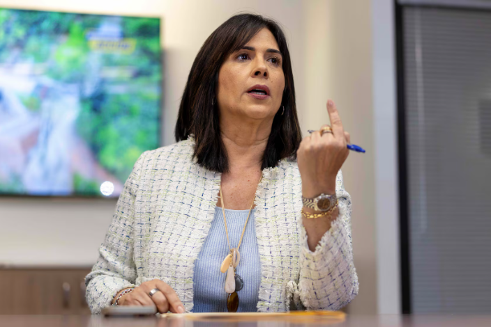 Contralora Carmen Vega Fournier Vega Fournier indicó que prevé implantar la iniciativa, próximamente, con agencias del gobierno central y municipios. (Ramon “Tonito” Zayas)
