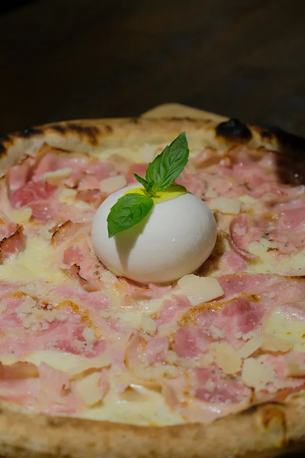 Burrata pizza
