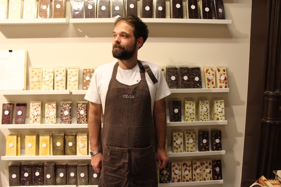 Chok apron