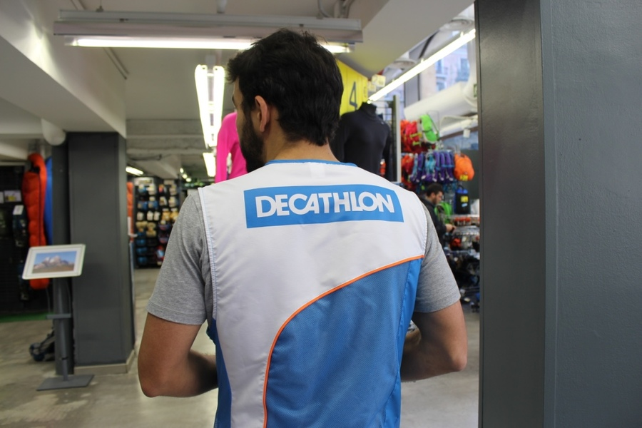 Decathlon uniform back