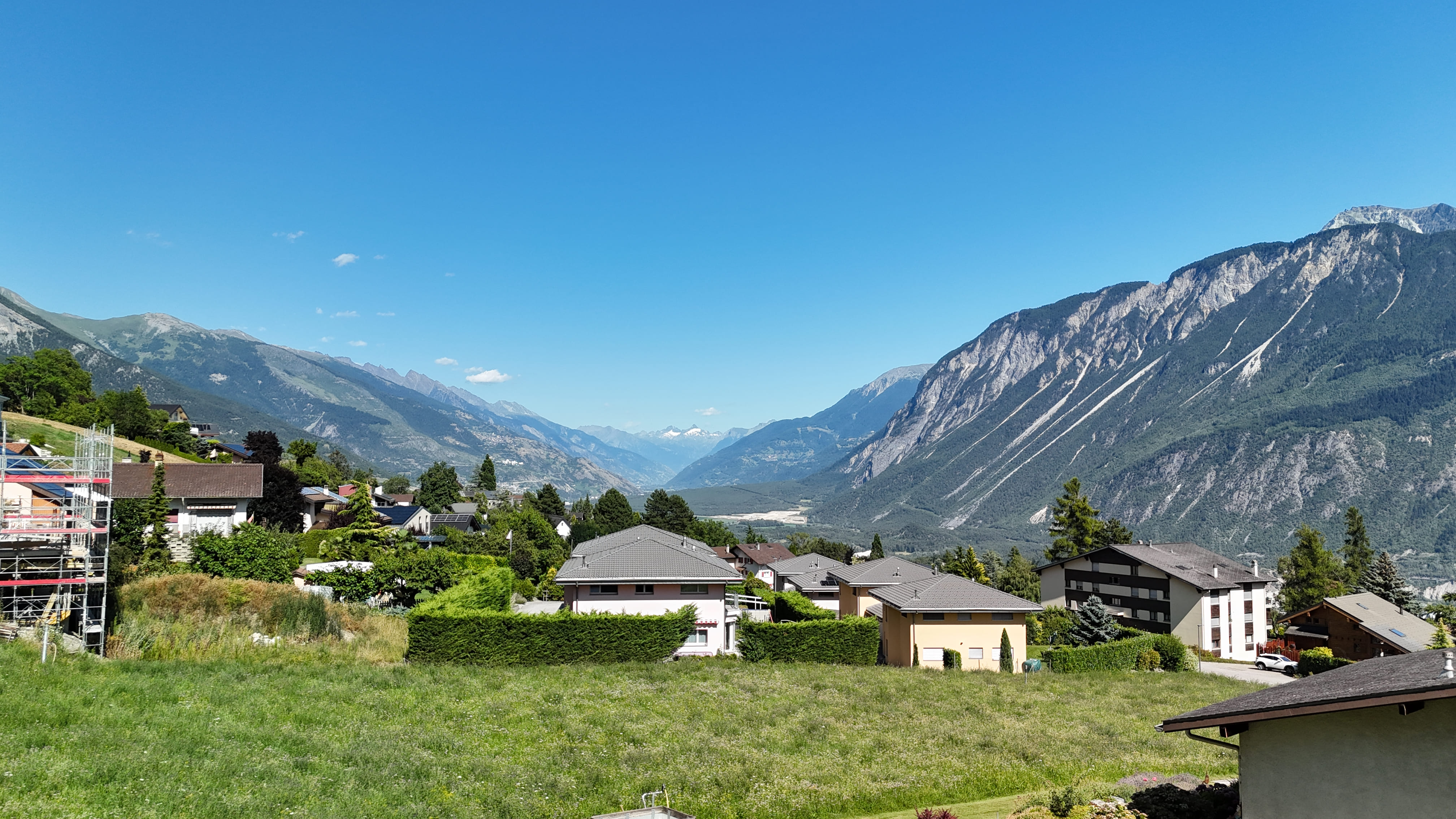 Appartement en terrasse de 4.5 pièces avec une situation privilégiée et une vue panoramique