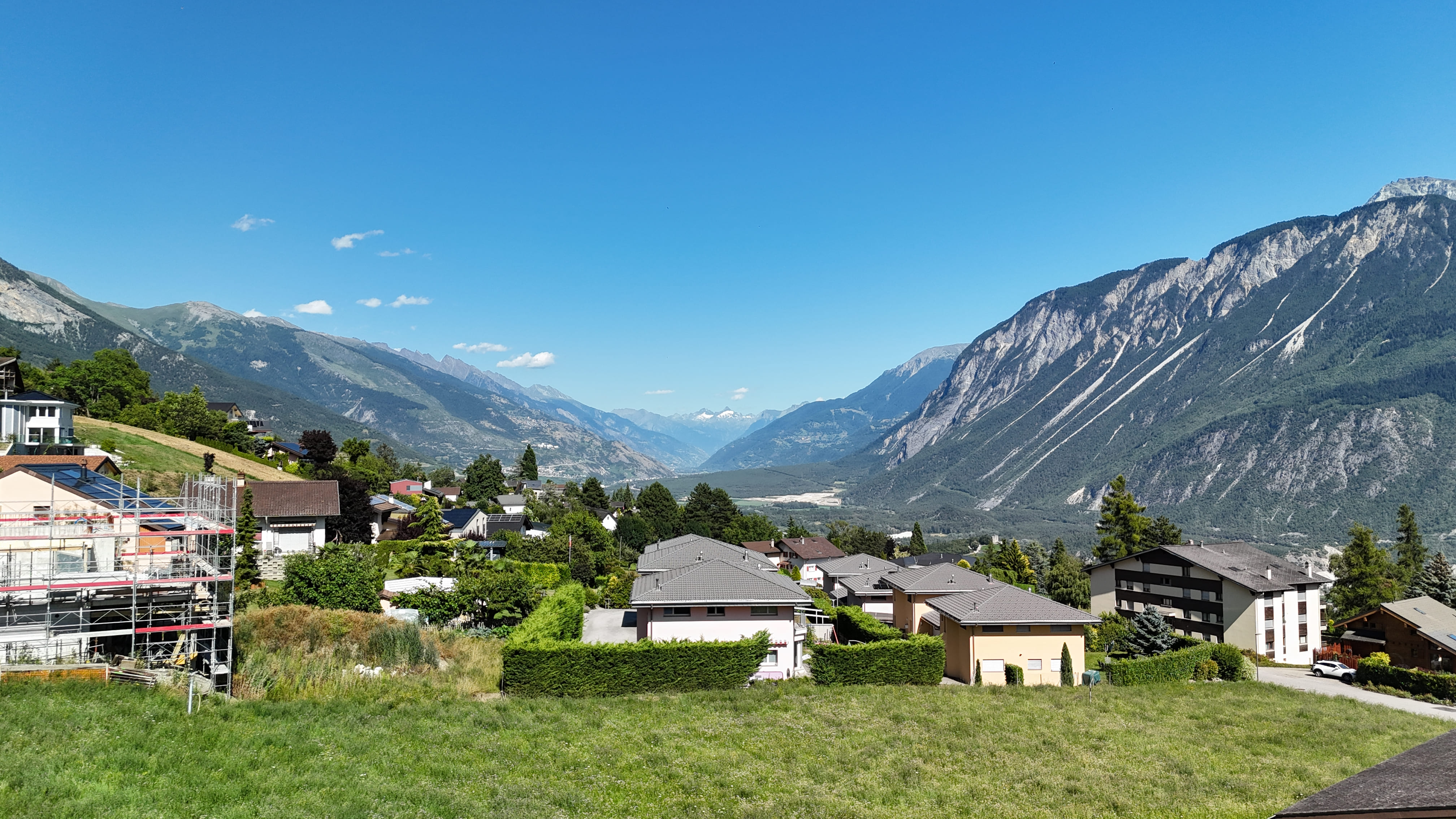 Appartement en terrasse de 4.5 pièces avec une situation privilégiée et une vue panoramique