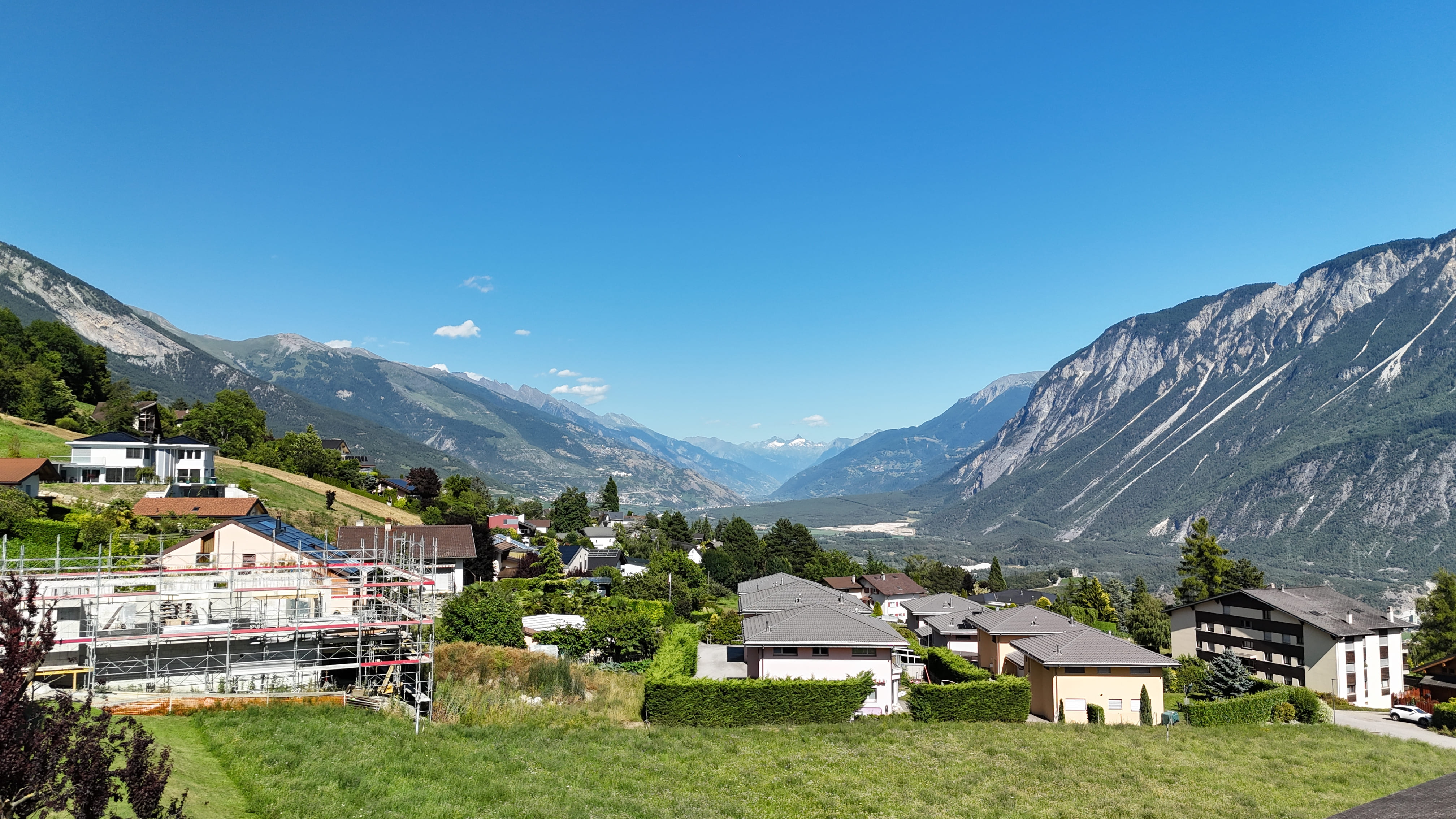 Appartement en terrasse de 4.5 pièces avec une situation privilégiée et une vue panoramique