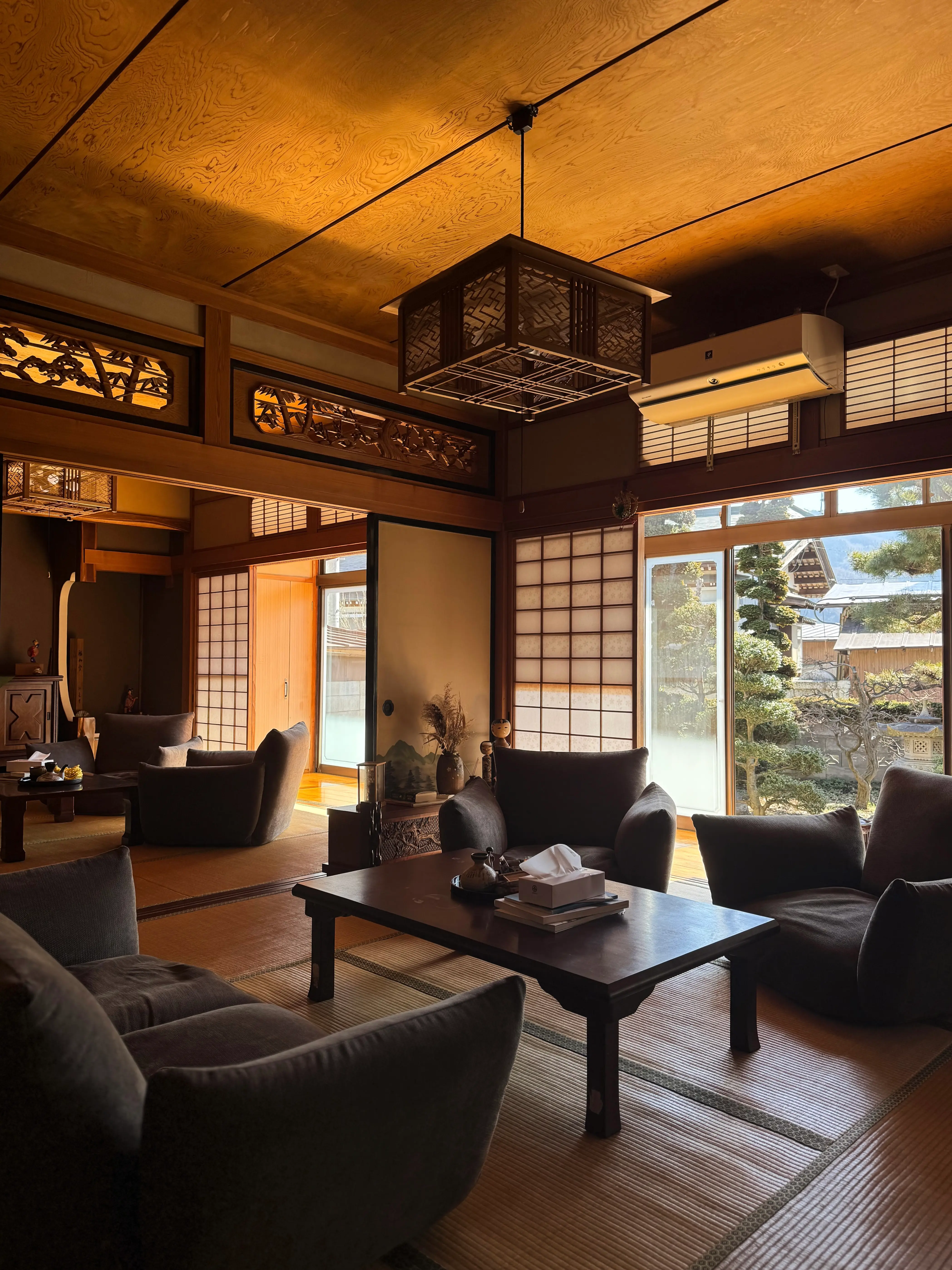 Společenská místnost tradičního japonského lodge, Myoko