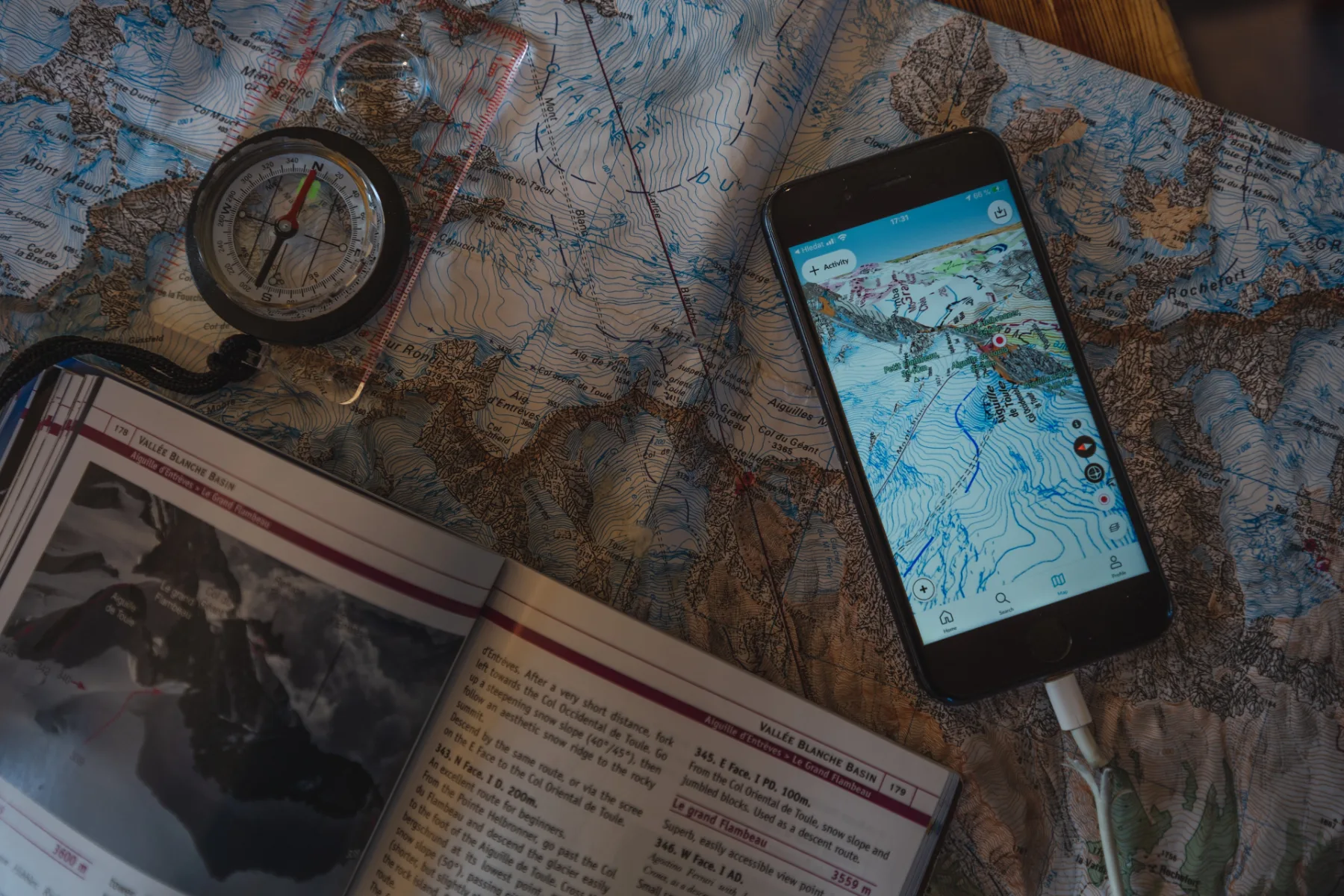 Plánování túry: mapa, buzola a GPS aplikace