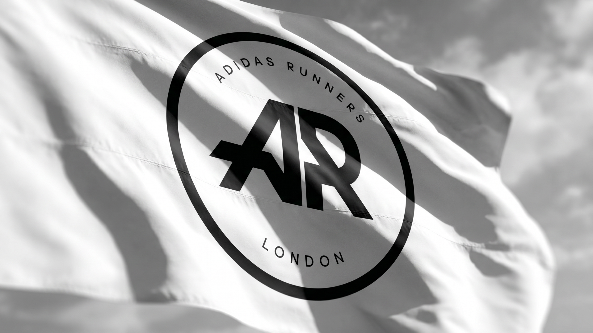 Adidas Runners Logo Flagge