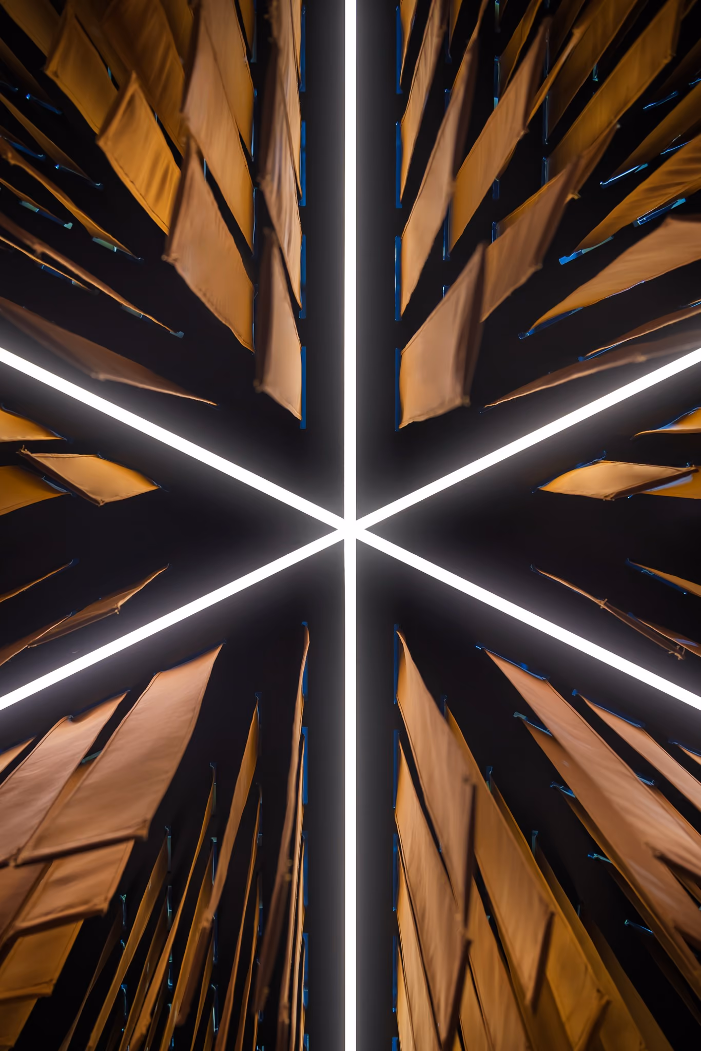 Luminescents, Lighting Details 