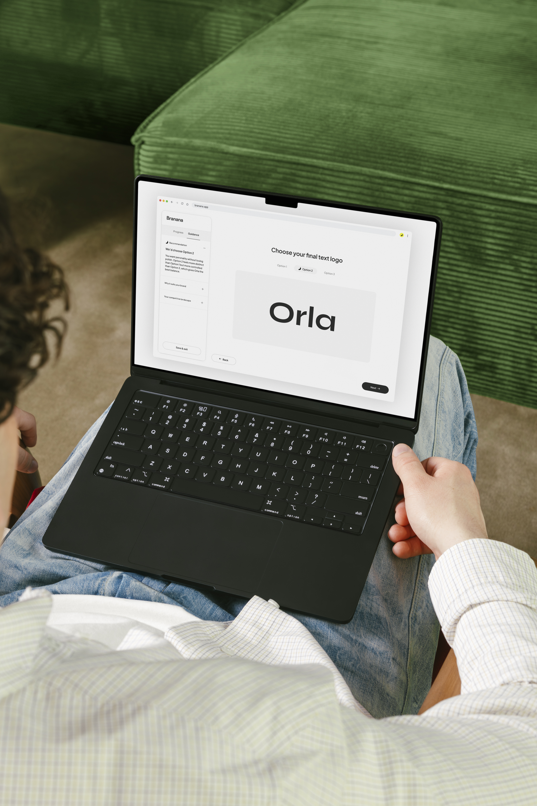 Reviewing a Sundaze text logo in Branana