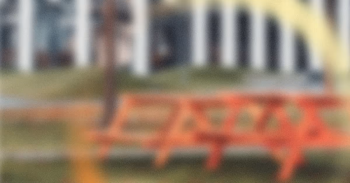 Contract Reviews with ChatGPT? Chances, Risks, Alternatives