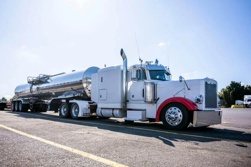 Transporting liquid bulk is fundamentally different from standard freight. Limited tanker availability, product-specific requirements, and higher risk exposure make execution more complex and time-sensitive.