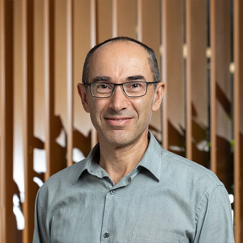 Scott Kayes, Senior Associate