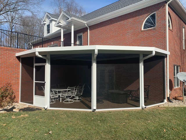 Stationary Screen Patio