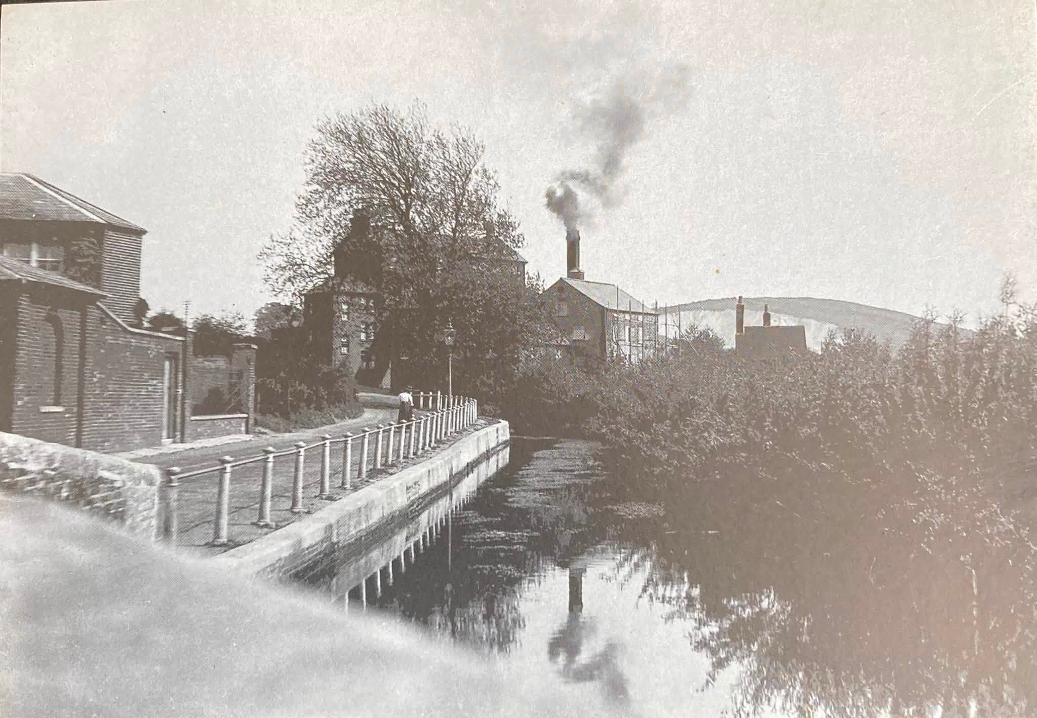 Looking from Pan Bridge up towards Pan Mill in 1907 with Shide Chalk Pit in the background.