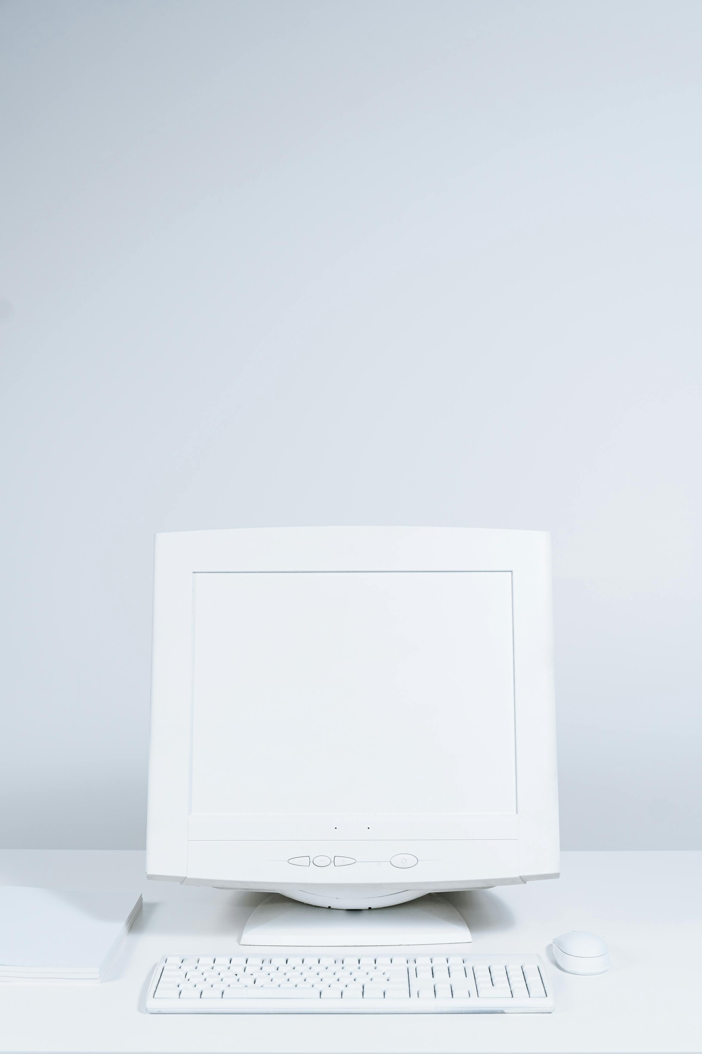 [background image] image of a workspace (for a mobile gaming)
