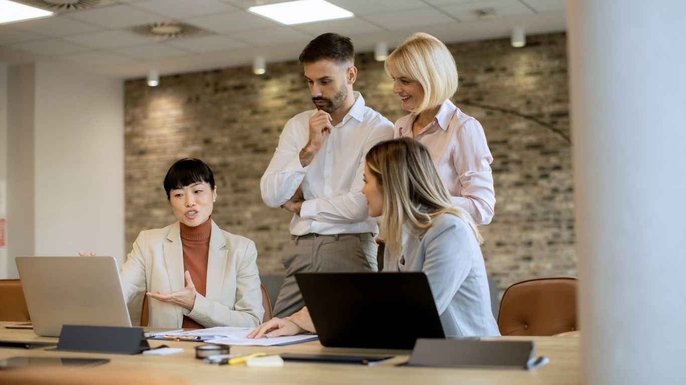 team collaborating about the OptimAL performance initiative 