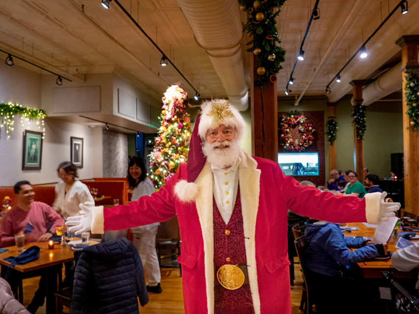 Santa Claus visiting Sitti retaurant