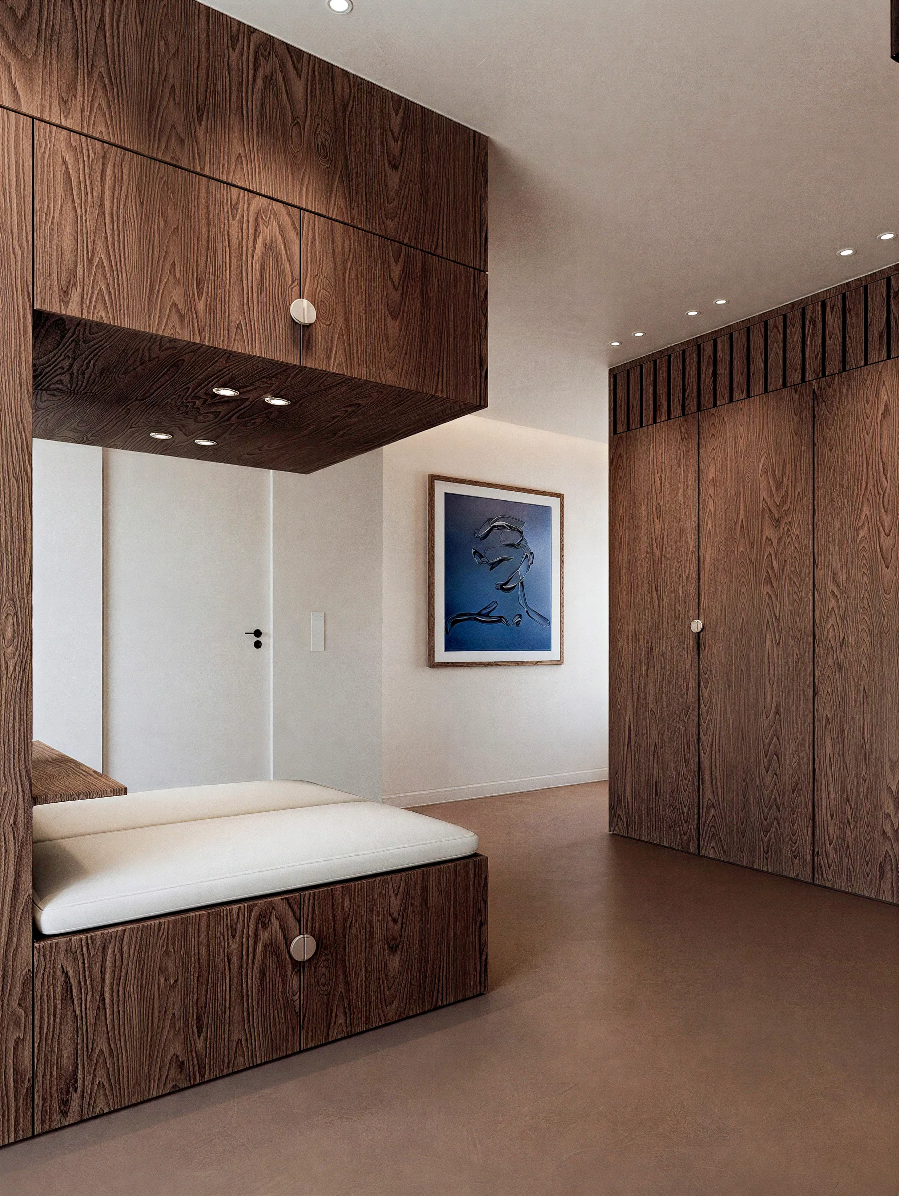 Rangements en hauteur et placards de la chambre — appartement 90 m², Lyon