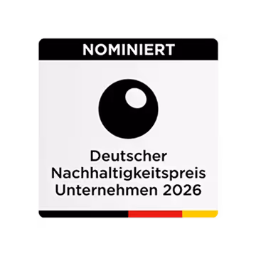 Logo des Deutschen Nachhaltigkeitspreises 2026 für Unternehmen, schwarz-weiß mit rotem, gelbem und schwarzem Rand.