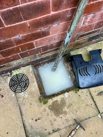 Emergency drain unblocking service