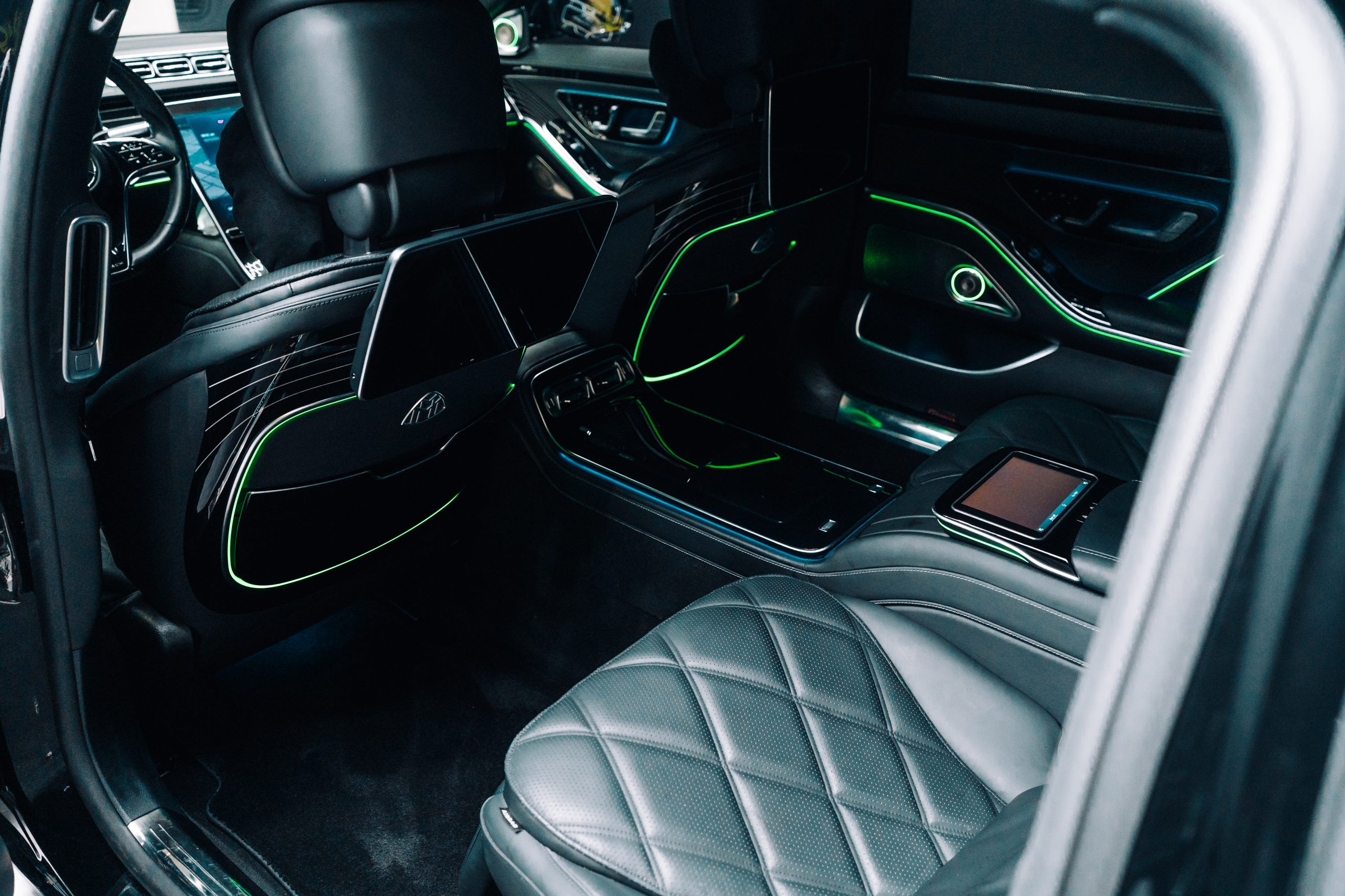 2022 Mercedes-Benz Maybach S580 Two Tone Black and White rear view exotic car rental