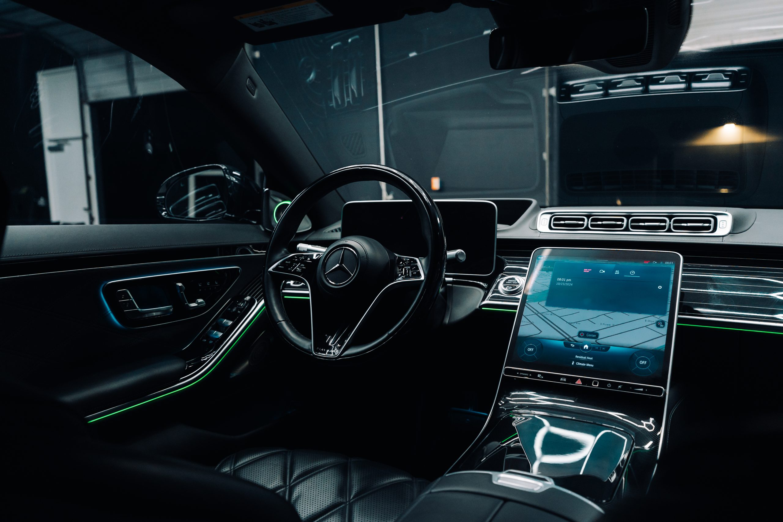 2022 Mercedes-Benz Maybach S580 luxury interior Black OC