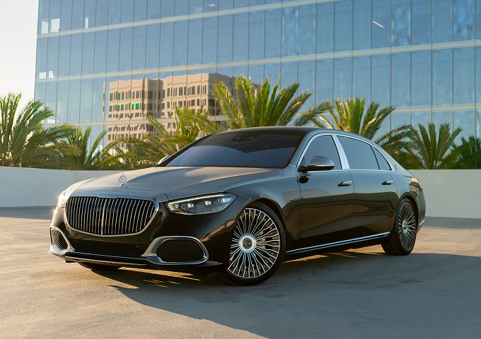 Rent a Black Mercedes-Benz Maybach S580 in Pacific Coast Highway