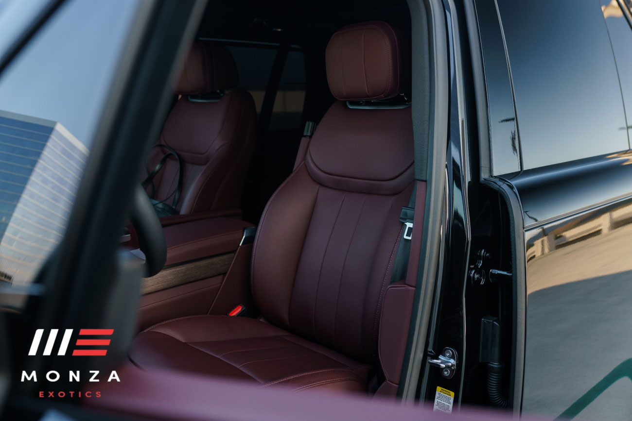 Land Rover Range Rover P400 SE rear view Black luxury SUV San Diego