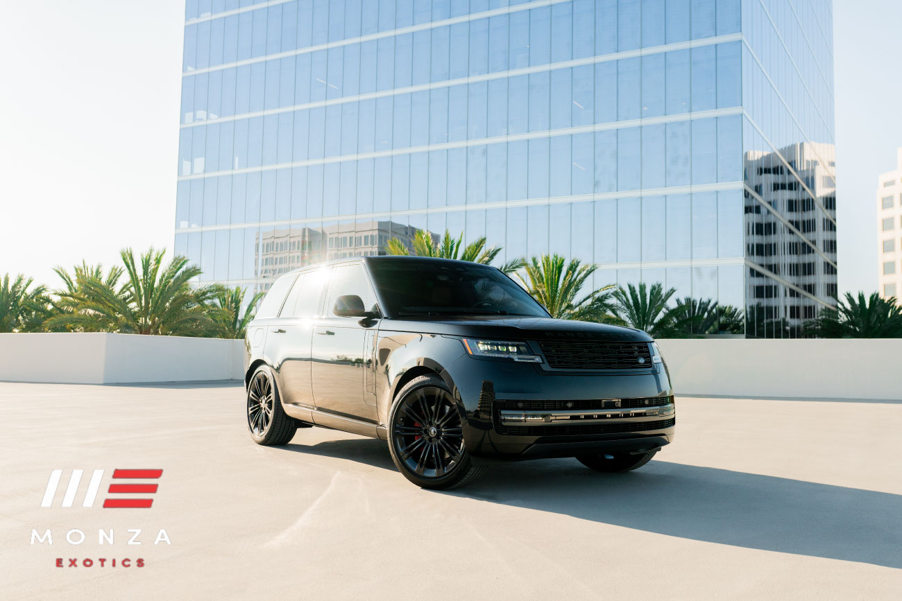 Land Rover Range Rover P400 SE Black close-up luxury SUV rental Newport Beach exotic rental