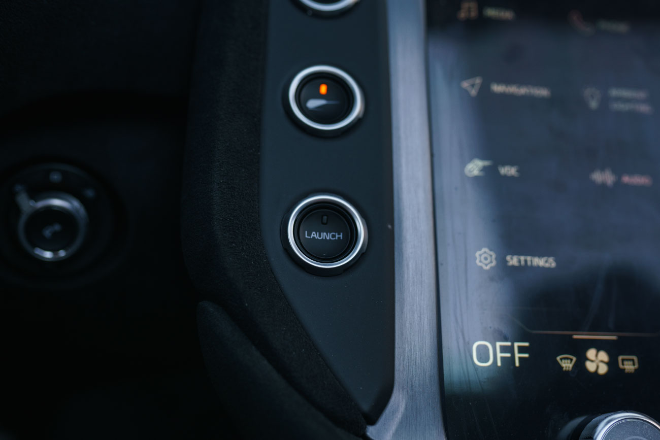 2024 McLaren 750S Spyder badge detail supercar OC