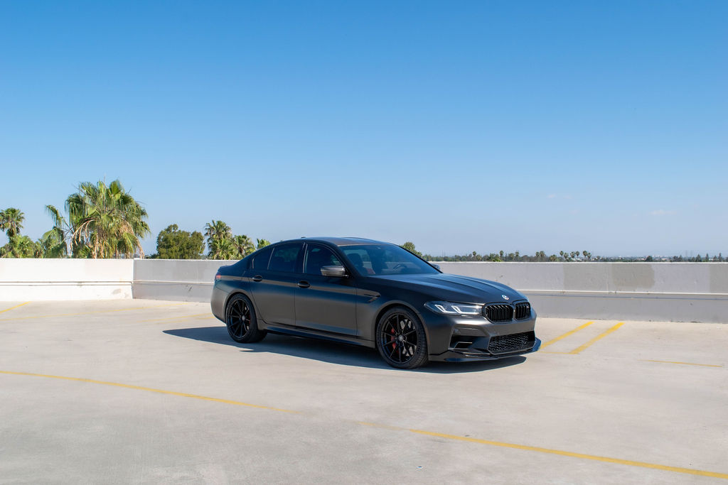 Black BMW M5, a 617 hp twin-turbo V8 sports sedan to rent in Southern California