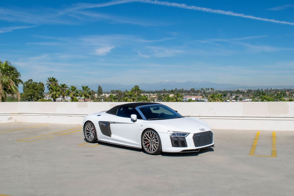 White Audi R8, a naturally aspirated V10 supercar to rent in Southern California